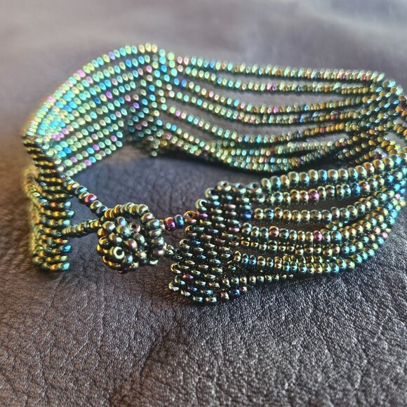 Irridescent Moss Green Beaded Bracelet - Picture 1 of 6